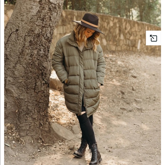 Carly Jean Los Angeles Jackets & Blazers - NWT SHAY PUFFER JACKET